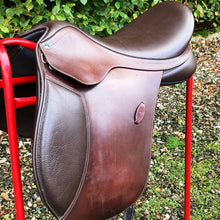Load image into Gallery viewer, Bates Arena 17.5” Brown Adjustable Cob AP Saddle