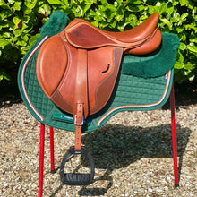 Load image into Gallery viewer, Eric Thomas Fitter 17.5” Tan Adjustable Jump Saddle