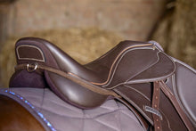 Load image into Gallery viewer, Norton Club Rexine Evol Close Contact Saddle