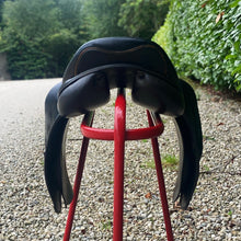 Load image into Gallery viewer, Prestige Michel Robert 17” Black Jump Saddle