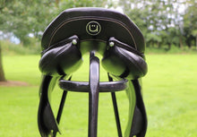 Load image into Gallery viewer, Stubben Phoenix Elite 17.5” Black Wide Jump Saddle