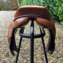 Load image into Gallery viewer, Lemetex Alpina 17.5” Brown Jump Saddle