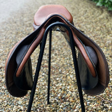 Load image into Gallery viewer, Lemetex Alpina 17.5” Brown Jump Saddle