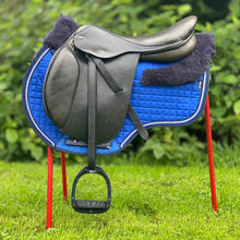 Load image into Gallery viewer, Santa Cruz 18” Black Jump Saddle