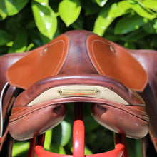 Load image into Gallery viewer, Prestige Eventing 18” Tobacco Brown Jump Saddle