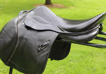 Load image into Gallery viewer, Stubben Phoenix Elite 17.5” Black Wide Jump Saddle