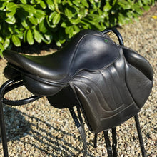 Load image into Gallery viewer, Ideal Springbok 17” Monoflap Jump Saddle