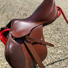 Load image into Gallery viewer, Prestige Eventing 18” Tobacco Brown Jump Saddle