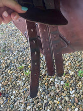 Load image into Gallery viewer, Bates Caprilli 17.5” Brown Adjustable Jump Saddle