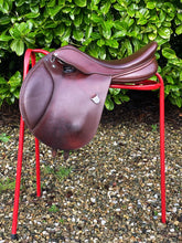 Load image into Gallery viewer, Bates Caprilli 17.5” Brown Adjustable Jump Saddle