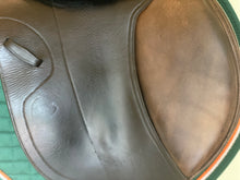 Load image into Gallery viewer, Pessoa Legacy XP3 17.5” Brown Adjustable Jump Saddle