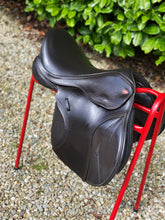 Load image into Gallery viewer, Kent &amp; Masters S Series Compact 17” Brown GP Saddle