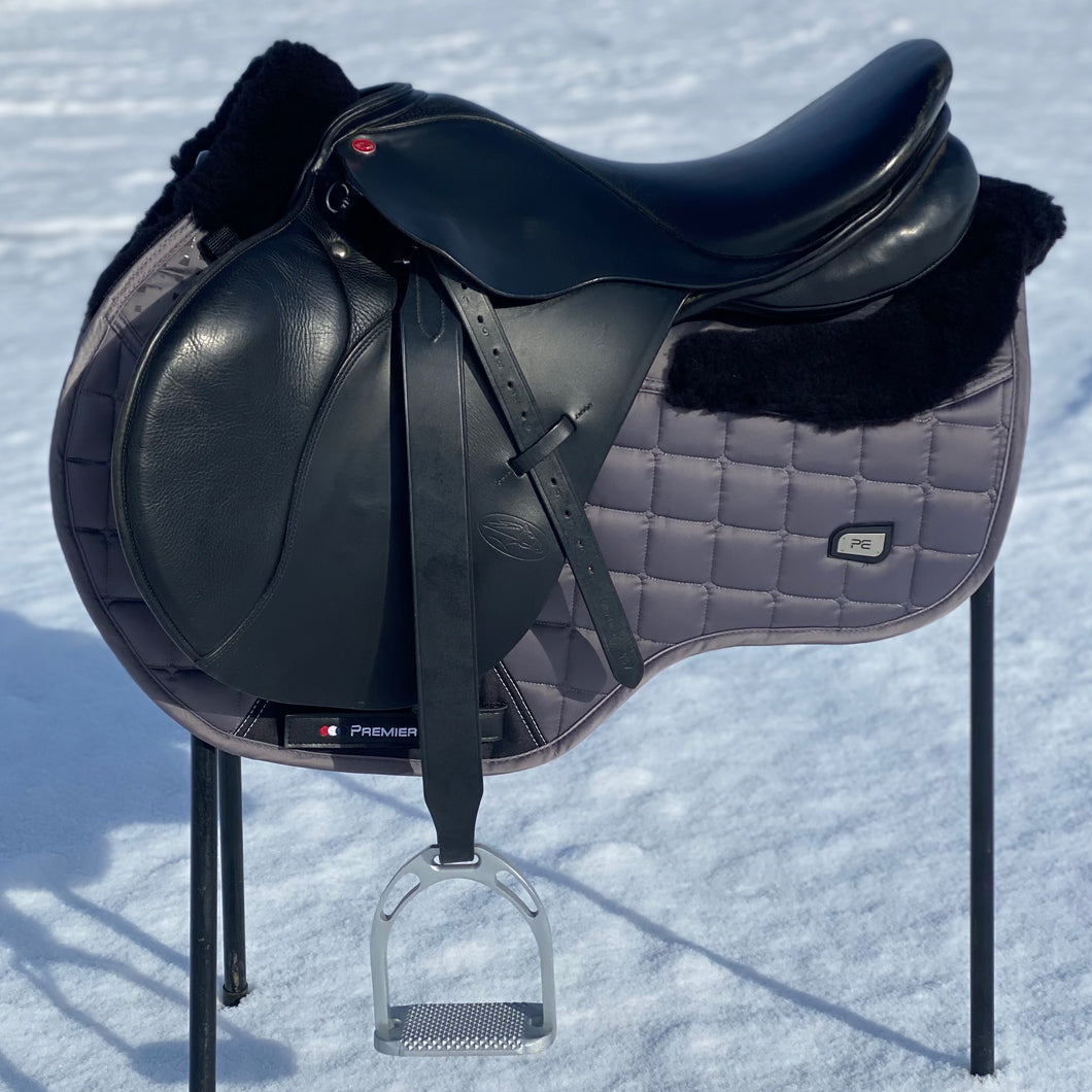 Lemetex Stylist 17.5” Black Jump Saddle