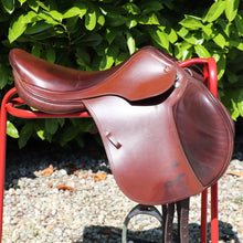 Load image into Gallery viewer, Prestige Eventing 18” Tobacco Brown Jump Saddle