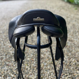 Bates Elevation DS 17.5” Black Adjustable Jump Saddle