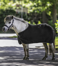 Load image into Gallery viewer, Waldhausen Classic Fleece Cooler Rug