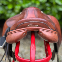 Load image into Gallery viewer, Pessoa Legacy Junior 16” Brown Jump Saddle
