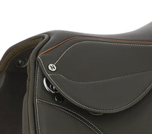 Load image into Gallery viewer, Norton Club Rexine Evol Close Contact Saddle