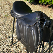 Load image into Gallery viewer, Ideal Springbok 17” Monoflap Jump Saddle
