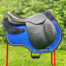 Load image into Gallery viewer, Santa Cruz 18” Black Jump Saddle