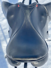 Load image into Gallery viewer, Lemetex Stylist 17.5” Black Jump Saddle