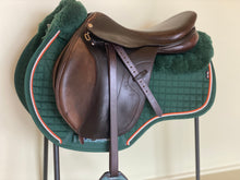 Load image into Gallery viewer, Pessoa Legacy XP3 17.5” Brown Adjustable Jump Saddle