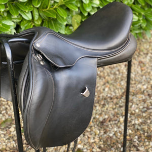 Bates Elevation DS 17.5” Black Adjustable Jump Saddle