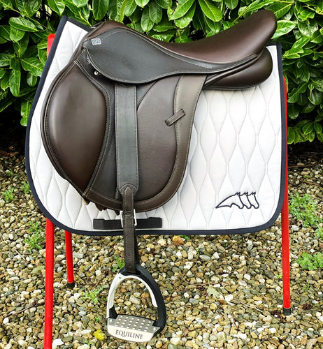 GFS Monarch 17.5” Brown Adjustable Jump Saddle